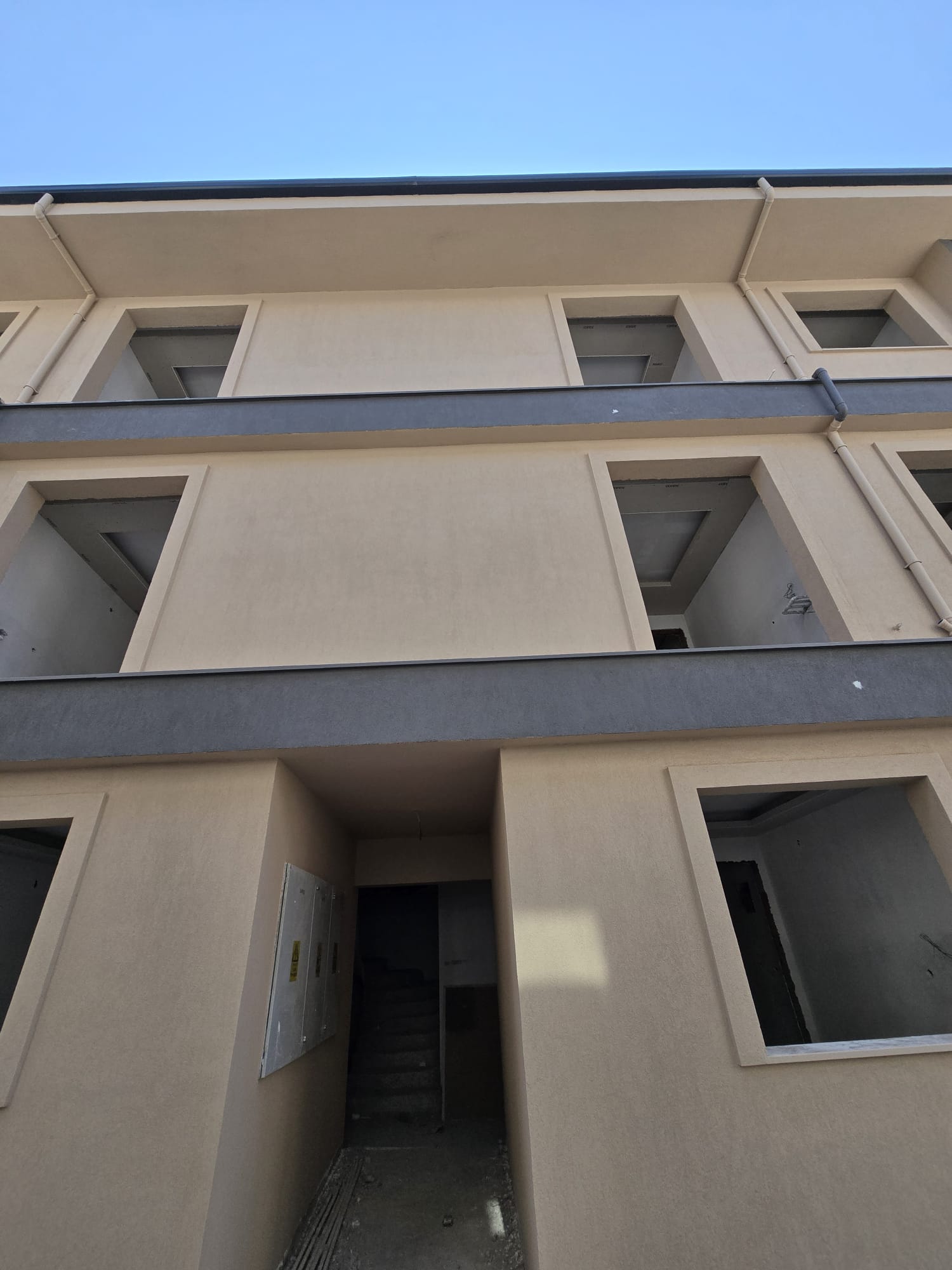 MUĞLA BAYIRDA PROJEDEN VE İNŞAATI DEVAM EDEN SATILIK 2+1 DAİRELER